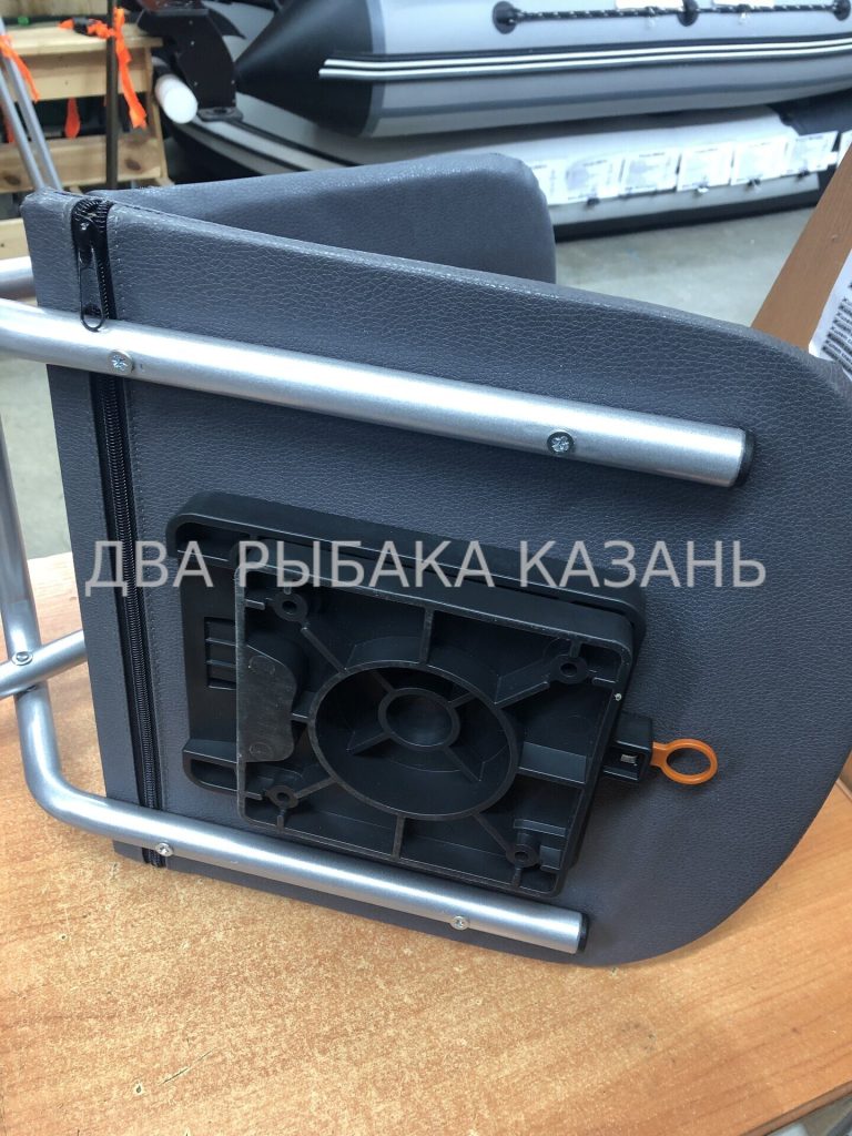 Кресло раскладное с поворотным механизмом